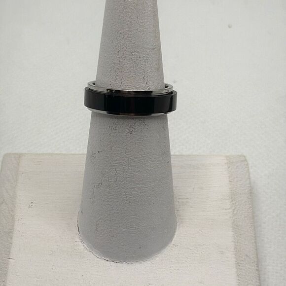 No Brand Jewelry - Brand New!! Size 6 stainless steel plated fidget spinner ring